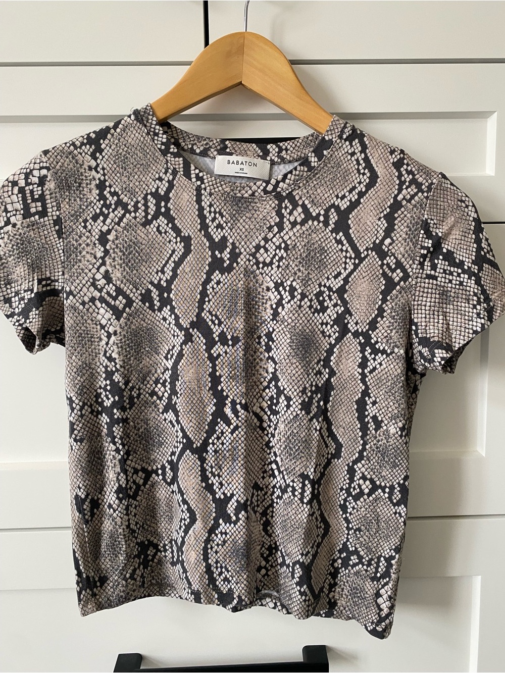 Babaton Snake-Print Crewneck Tee - Black & Cream